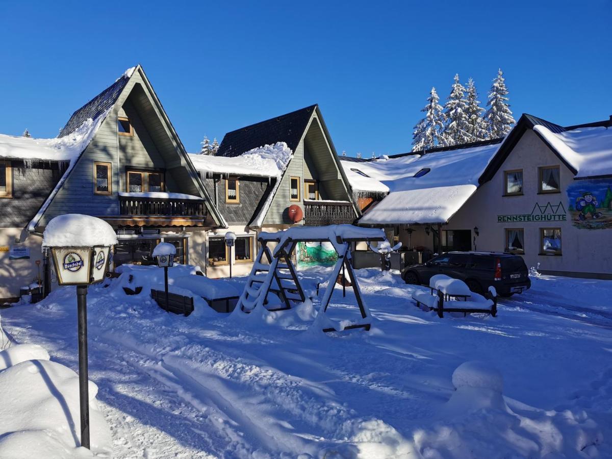 Hotel-Pension Rennsteighutte Фрауенвалд Екстериор снимка