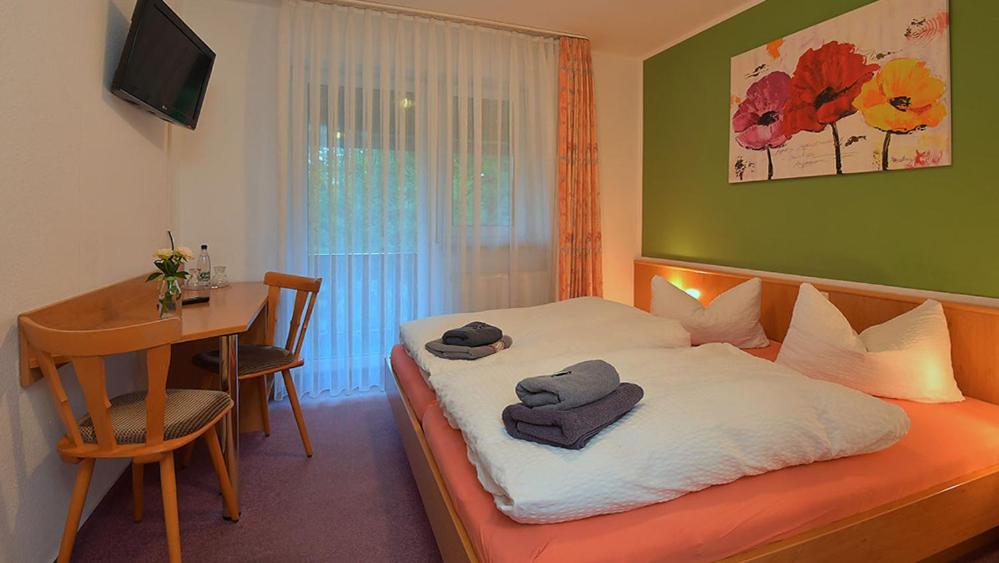 Hotel-Pension Rennsteighutte Фрауенвалд Екстериор снимка