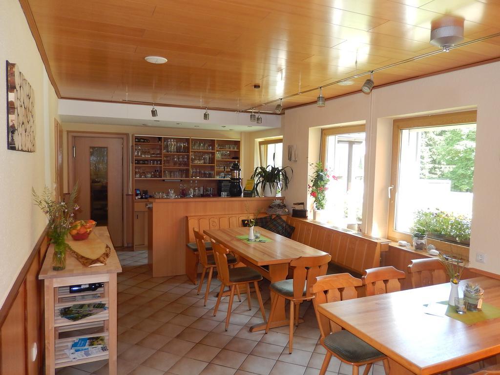 Hotel-Pension Rennsteighutte Фрауенвалд Екстериор снимка