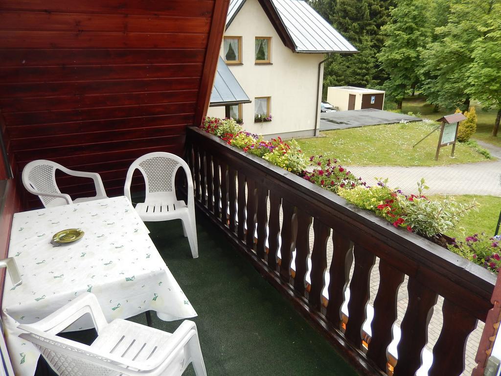 Hotel-Pension Rennsteighutte Фрауенвалд Екстериор снимка