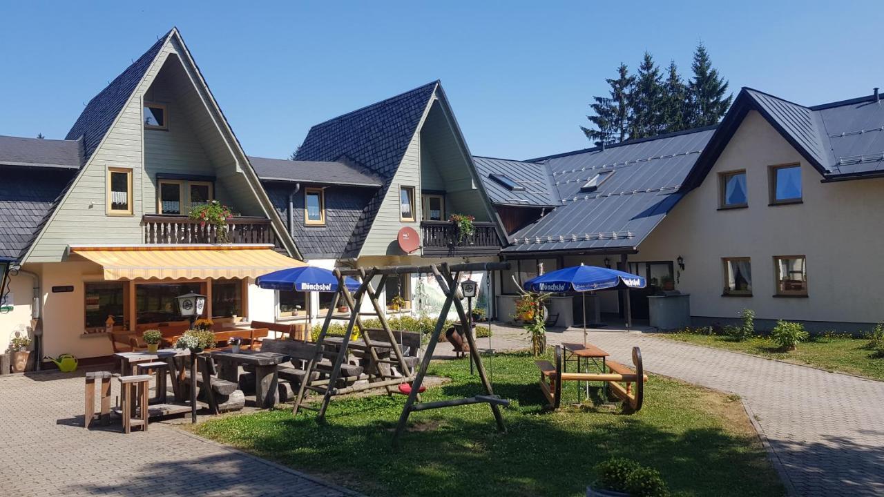 Hotel-Pension Rennsteighutte Фрауенвалд Екстериор снимка